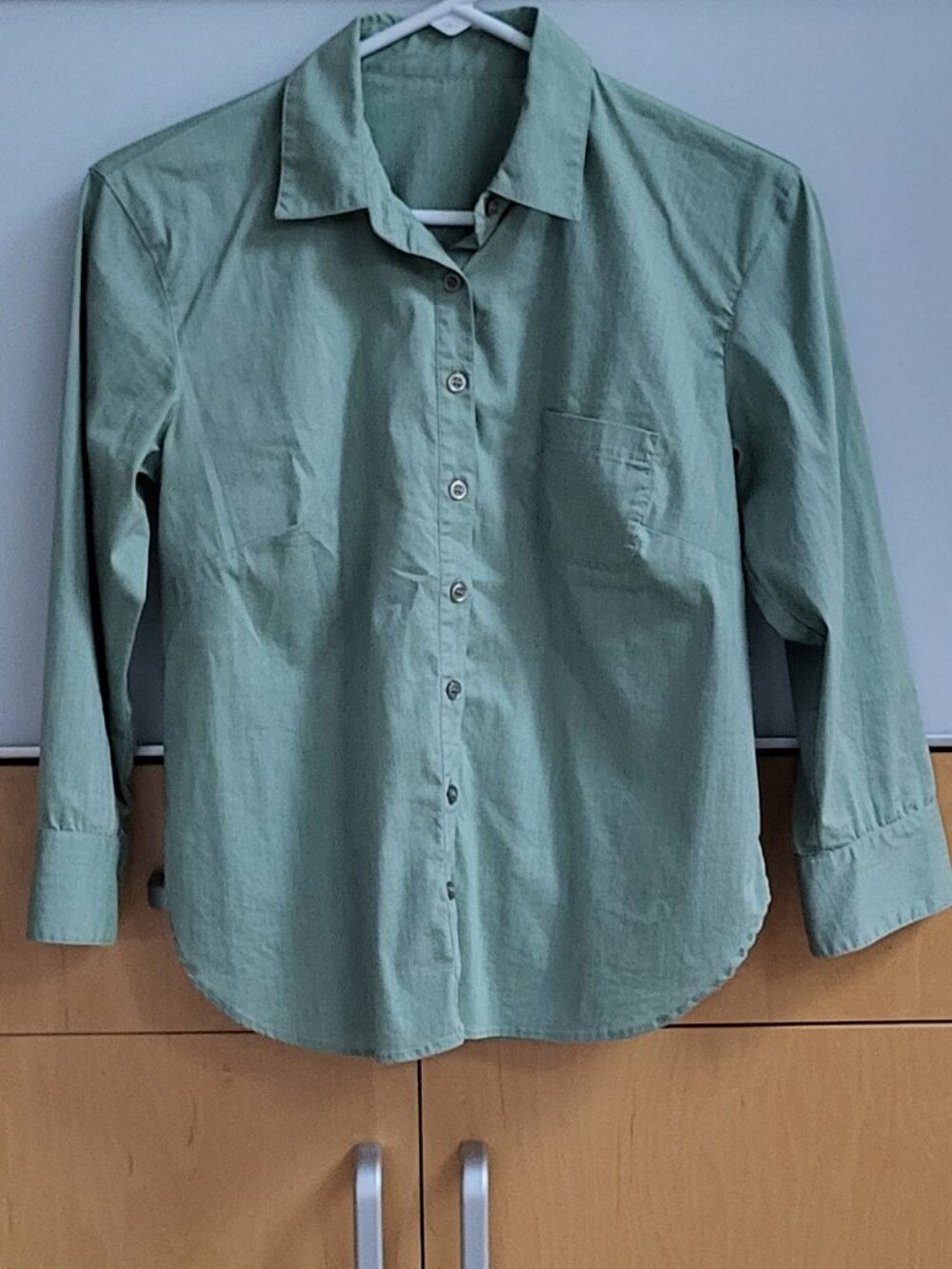 Womyn Green Shirt size 1 XS
